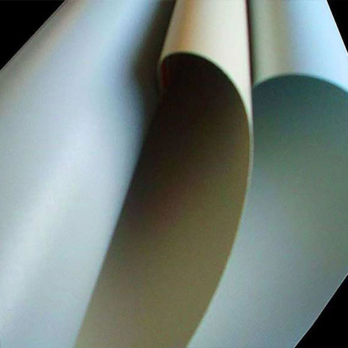 Záclonová tkanina zo sklenených vlákien potiahnutá PVC